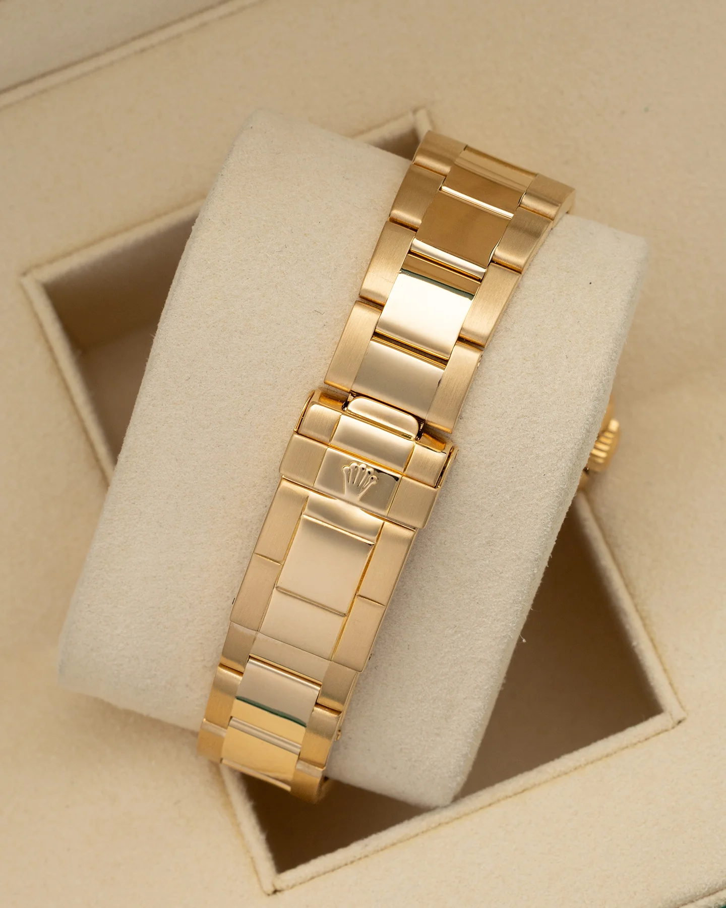 Rolex Yachtmaster 40mm Yellow Gold White Dial Mens Watch 16628 - Image 2